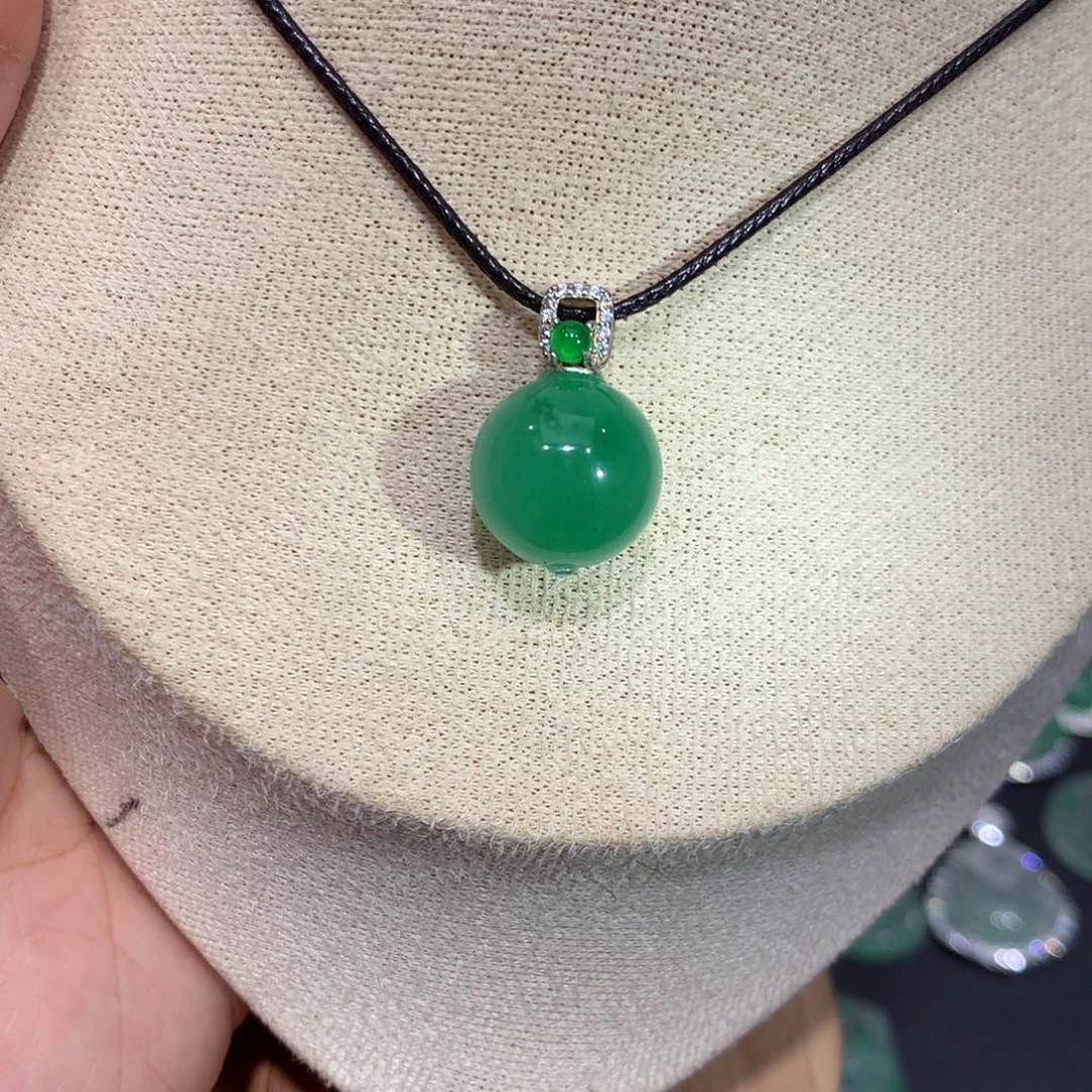 颈饰银S925镶嵌石英质玉（非洲翠）