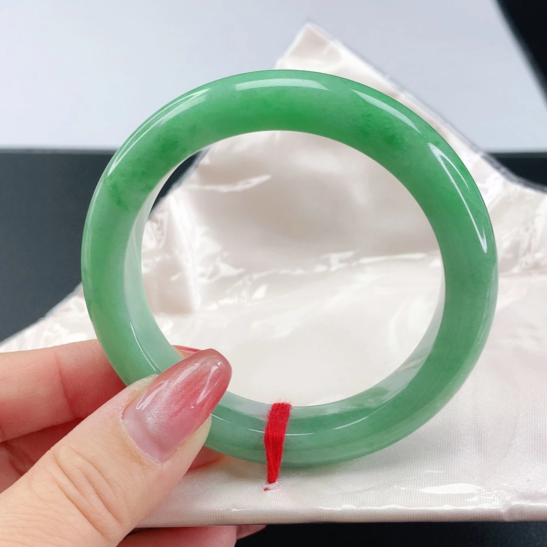 翡翠手镯未镶嵌翡翠208