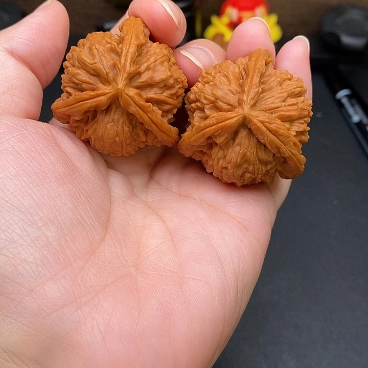 欢***二文玩核桃把件白奔