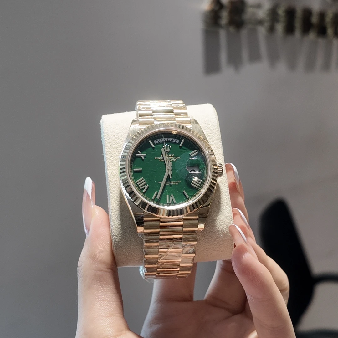 未使用 Rolex/劳力士 一表一友/228238/赌桌绿/25年全新