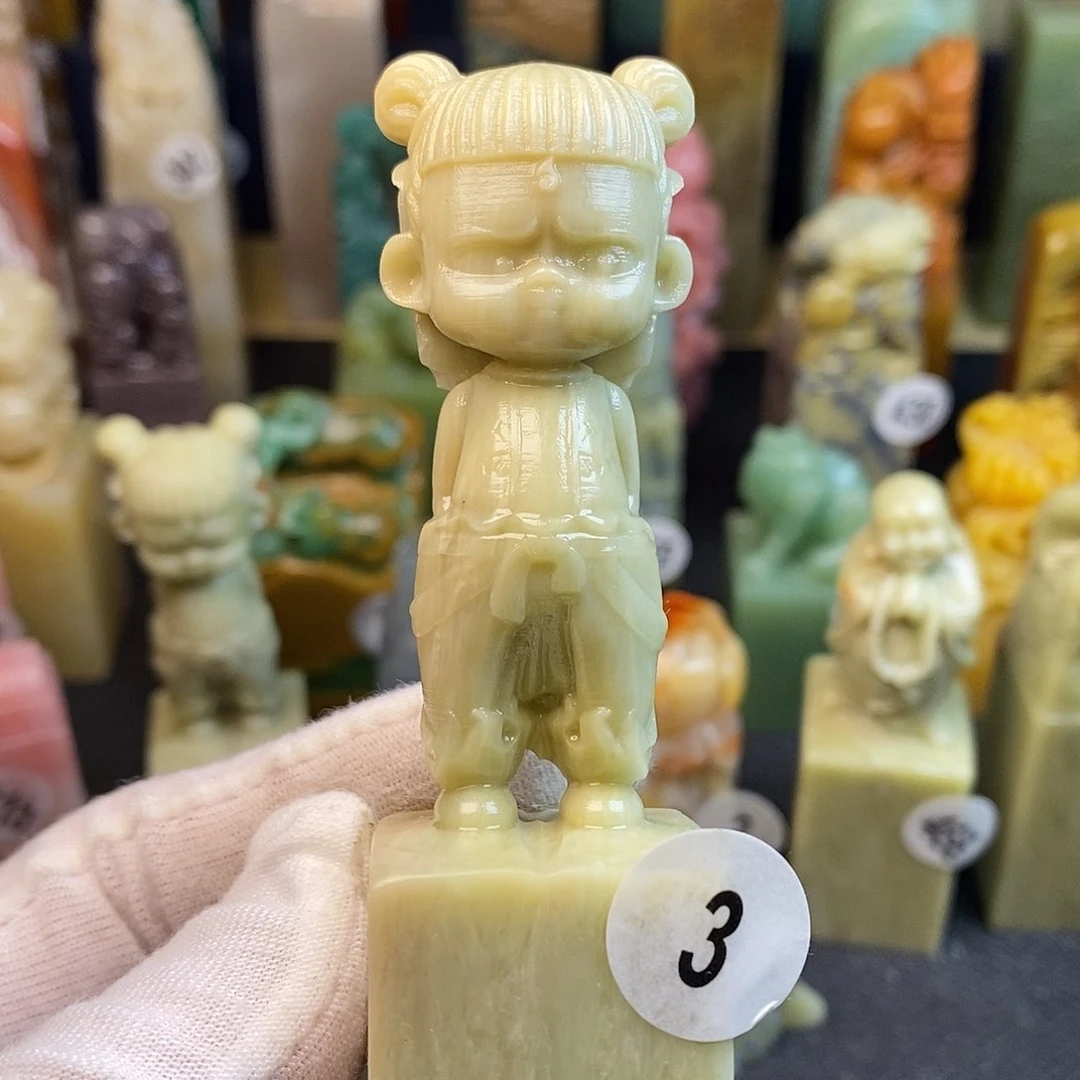 青田石篆刻艺术家的作品