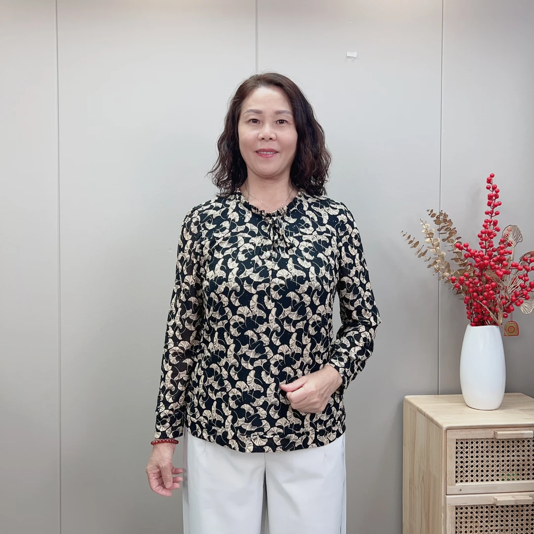25中老年妈妈常规款短款四季款圆领网纱秋冬打底衫印花宽松休闲