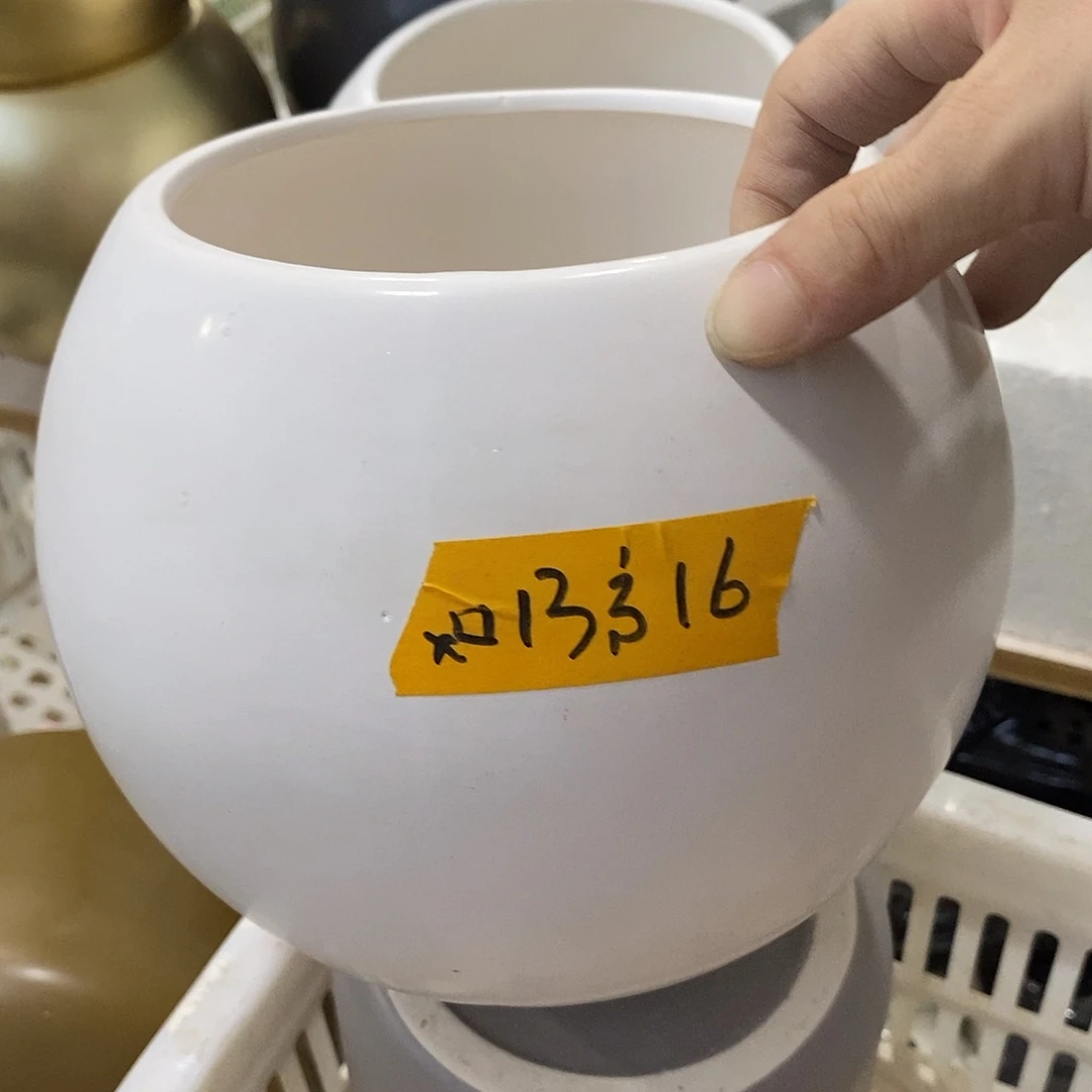 摆件陶盆有孔 瑕疵介意勿拍