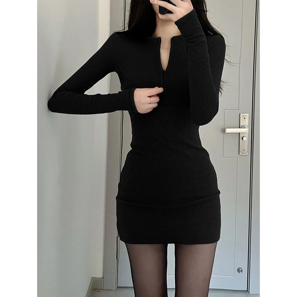 新款连衣裙V领打底内搭黑色秋冬包臀女短裙穿搭修身御姐2025紧身