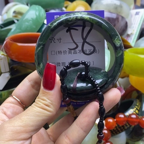 蛇纹石玉手镯未镶嵌