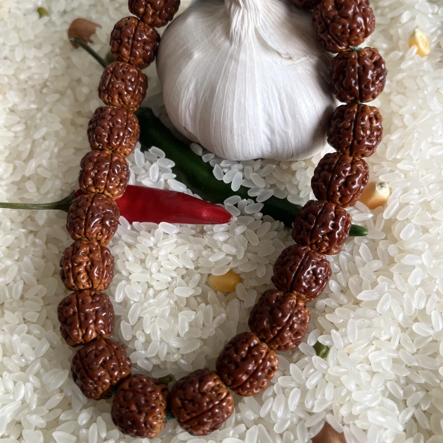 桩形特殊 方形 尺寸14左右 密度很高 极难上色 可玩性高 8年陈籽