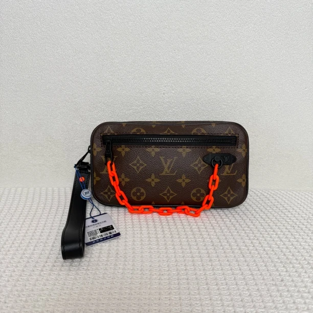 99新 LouisVuitton/路易威登 5947/经典个性棕老花链条手拿包