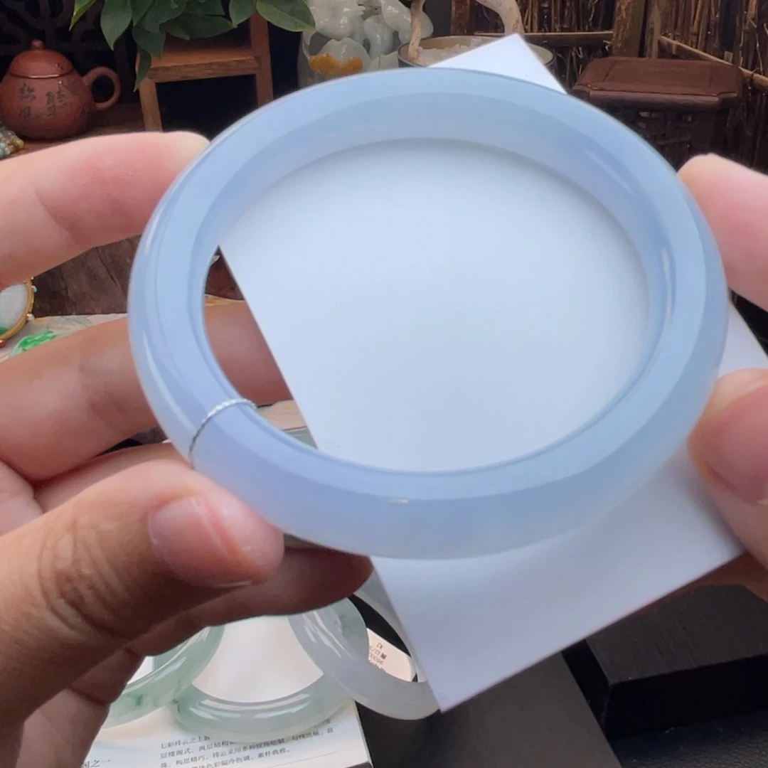 未镶嵌手镯翡翠巨显优雅 种老 满紫