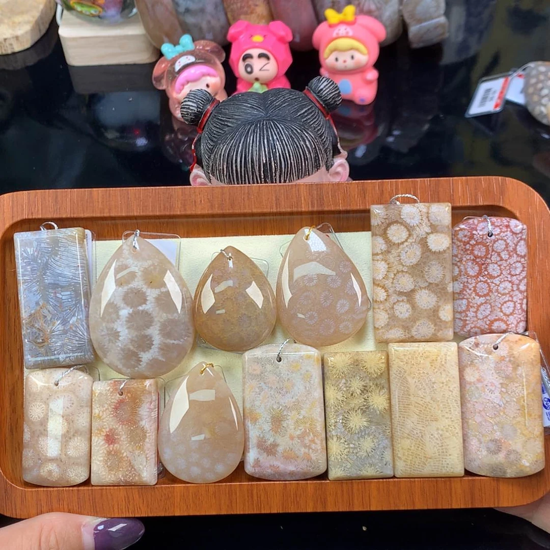【闪购商品】颈饰未镶嵌硅化珊瑚（珊瑚玉）吊坠30米一个（55号）