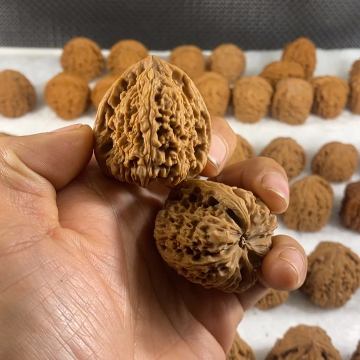 文玩核桃南疆石狮子头