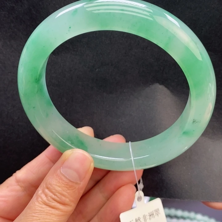 石英质玉未镶嵌手镯