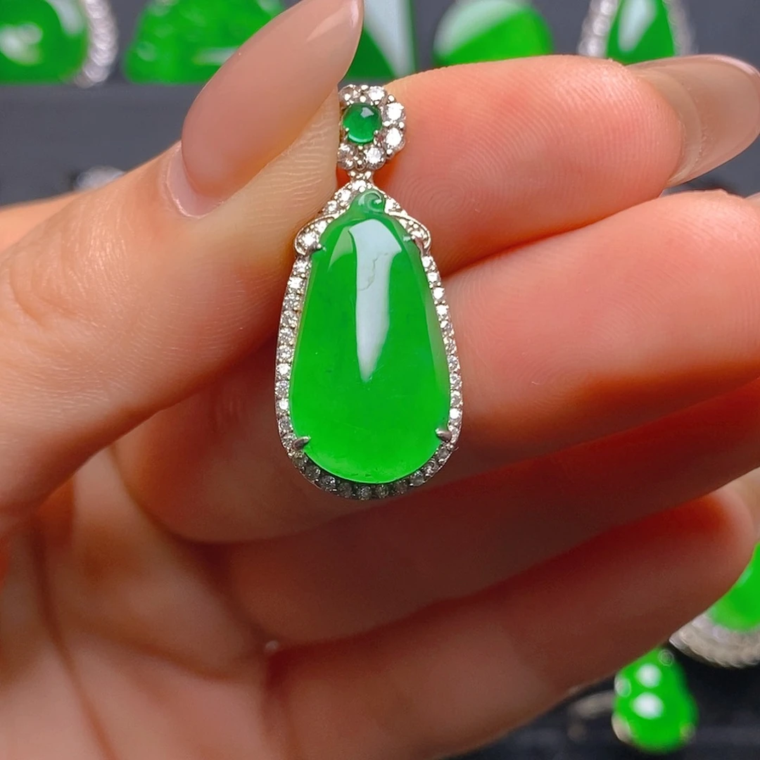 颈饰银S925镶嵌翡翠