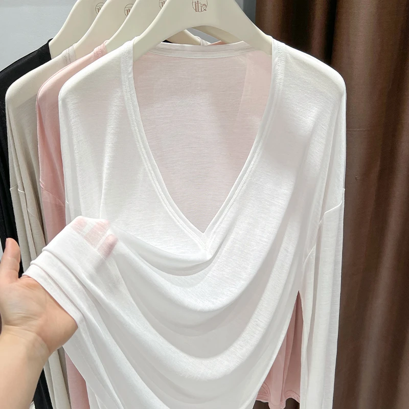 白色新款低胸大V领宽松长袖上衣女2025春季外搭中长款防晒T恤罩衫