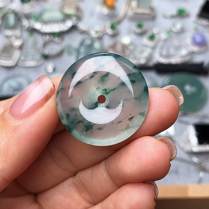 定制翡翠未镶嵌吊坠