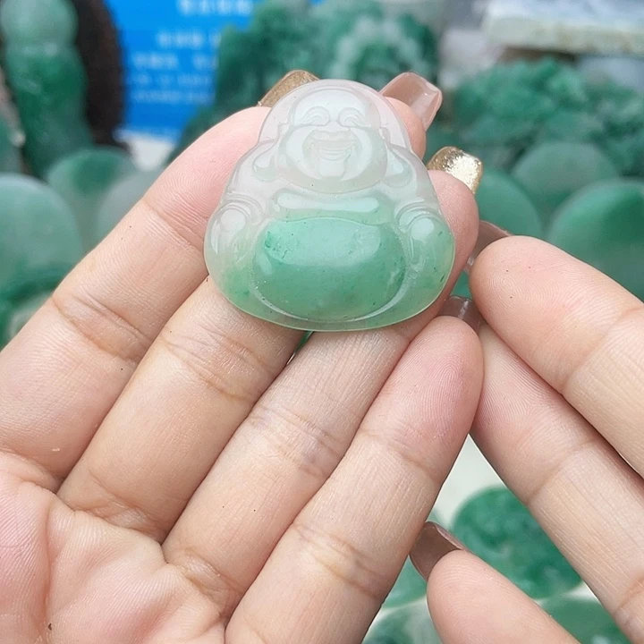 颈饰未镶嵌石英质玉