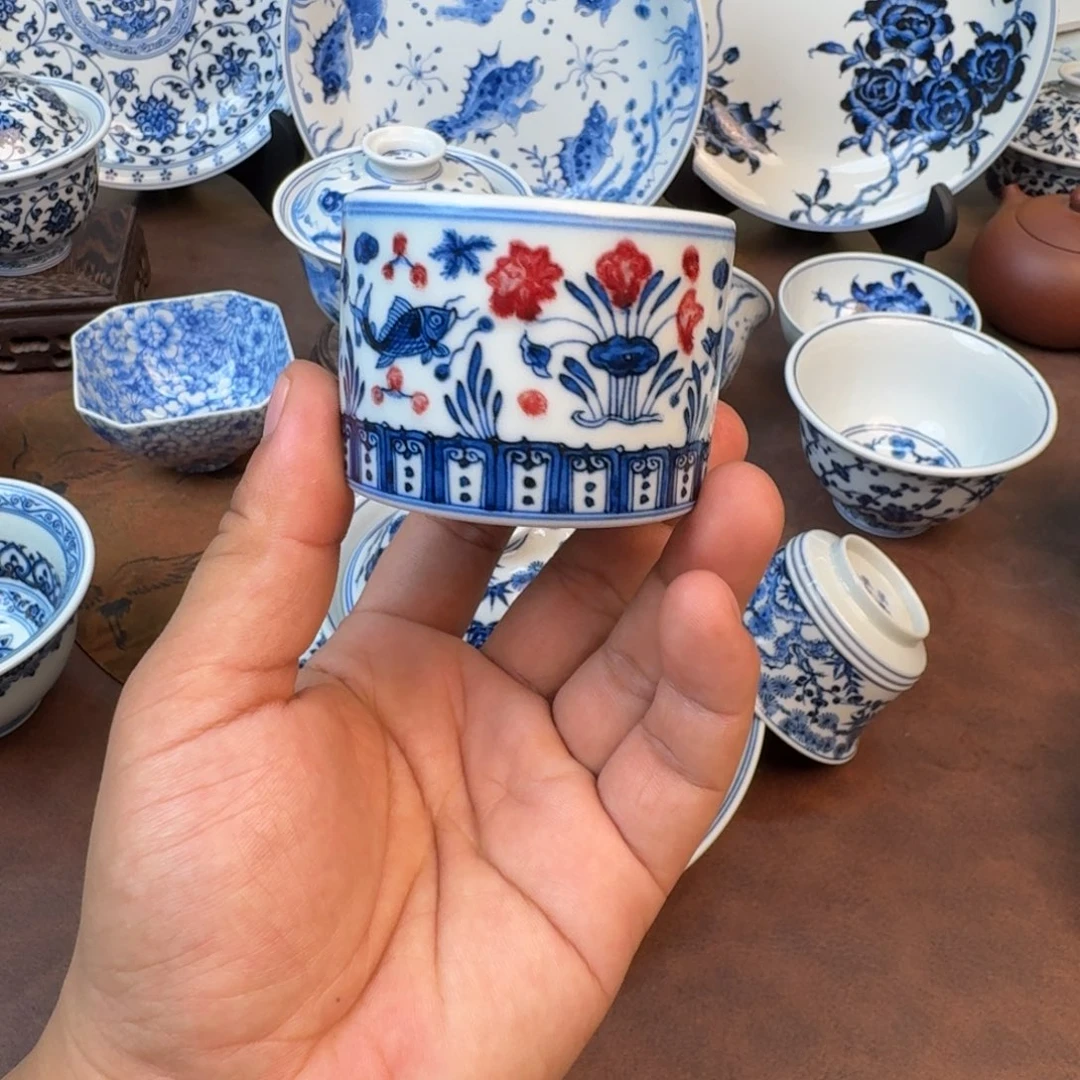 摆件釉里红鱼藻纹