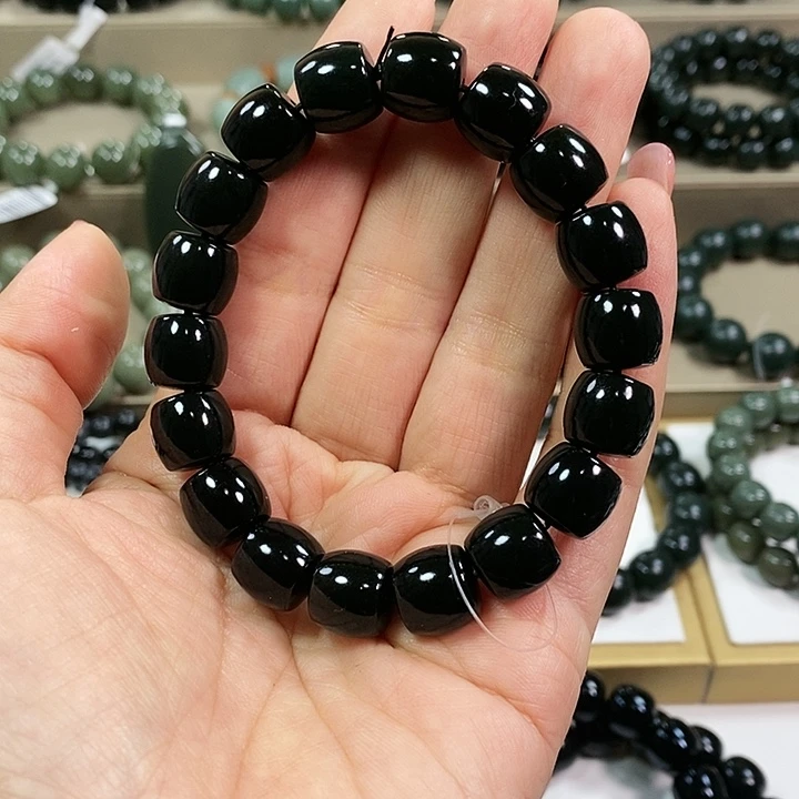 和田玉颈饰未镶嵌桐**黑