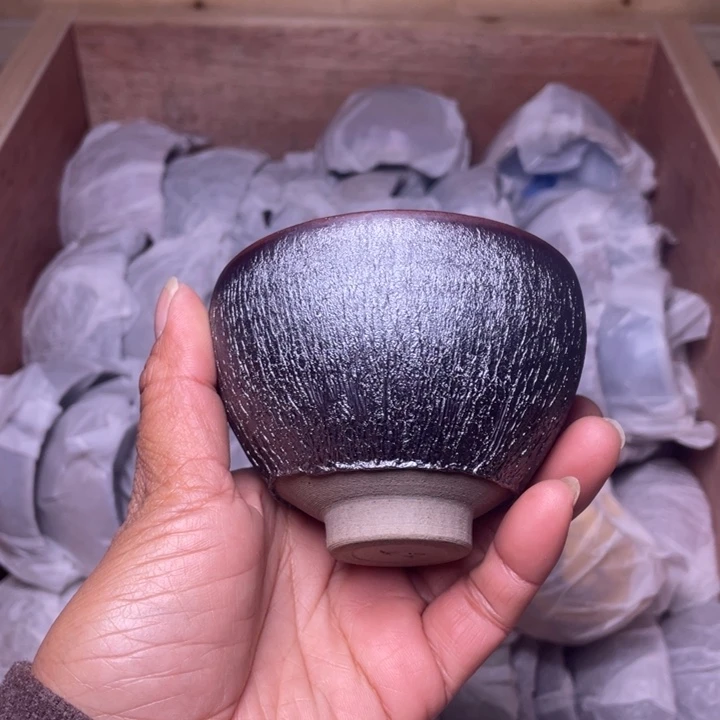 茶盏我在等车来呢吧