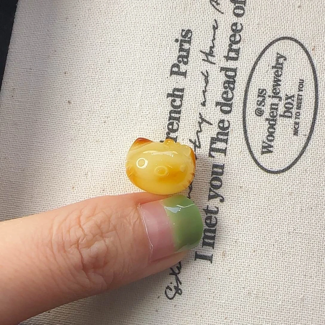 琥珀未镶嵌珠宝奇石