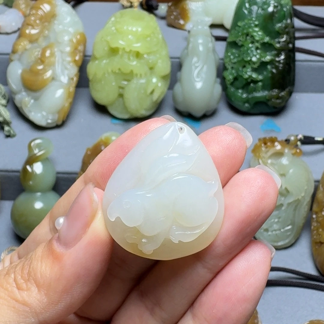 和田玉未镶嵌颈饰