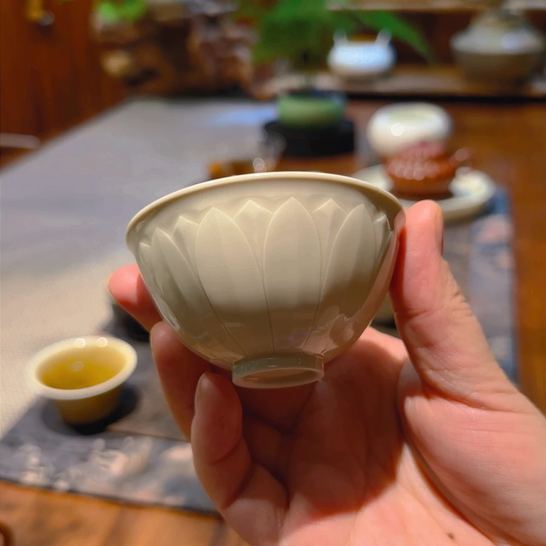 微澜定瓷 微瑕莲瓣盏