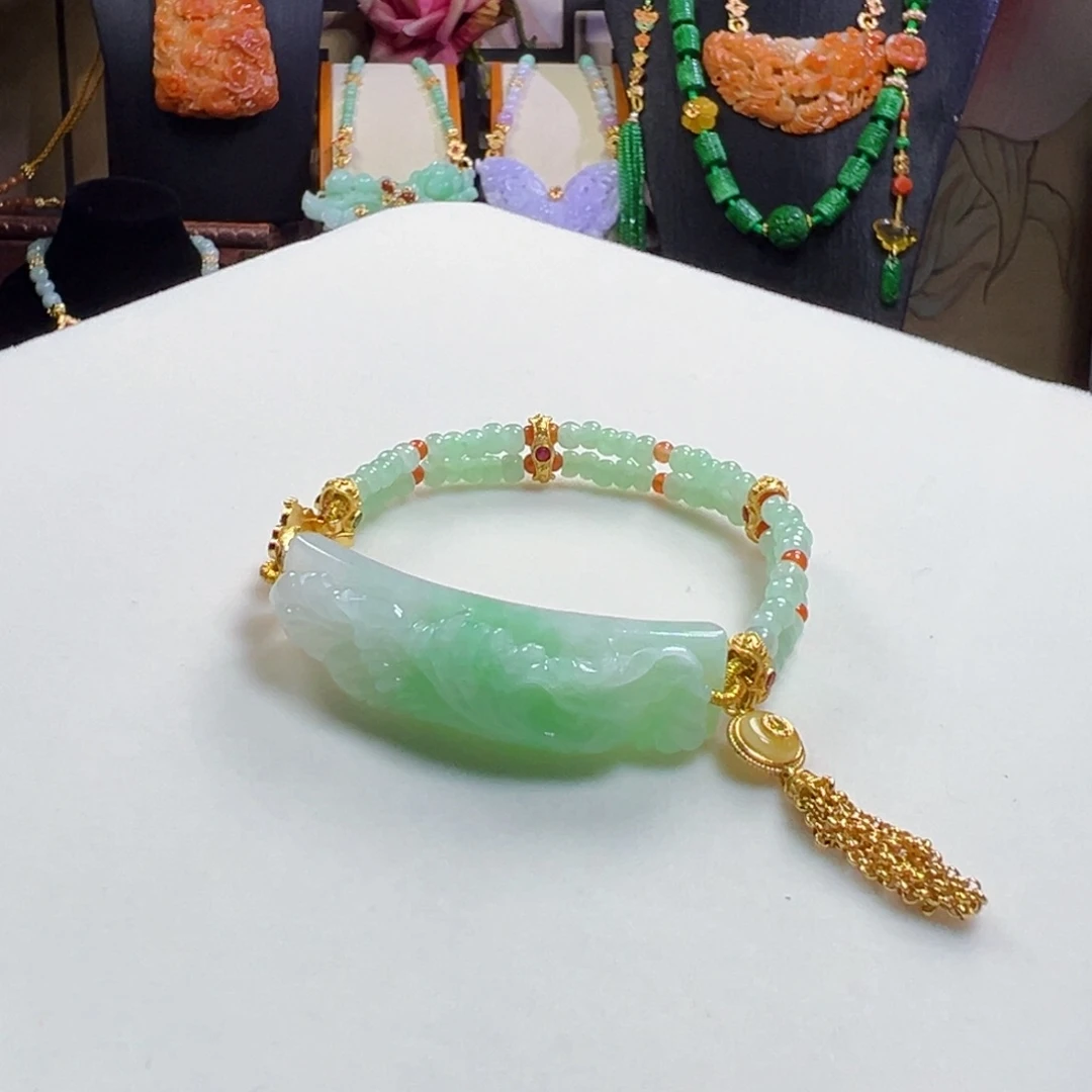 翡翠未镶嵌毛衣链冰绿