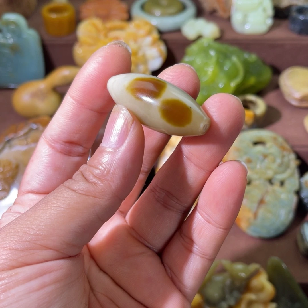 未镶嵌蛇纹石玉颈饰