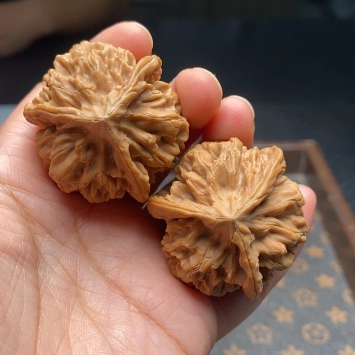 把件文玩核桃秦闷三棱40尺