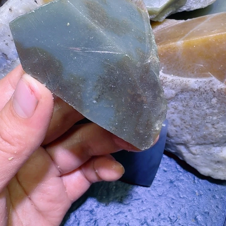 和田玉未镶嵌珠宝半成品