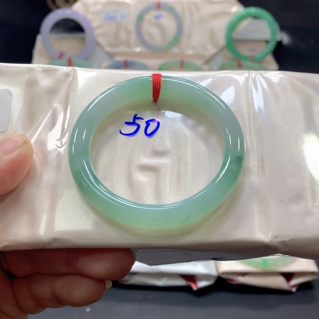 翡翠未镶嵌手镯50圈口