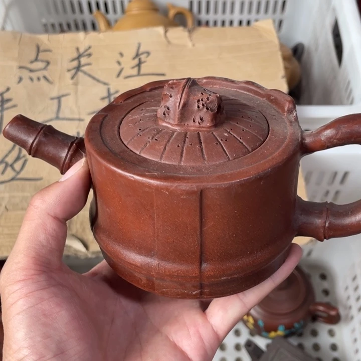 茶壶紫砂老厂紫砂壶一件。