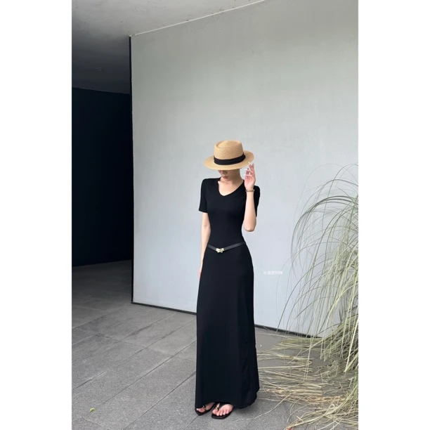 KUYEAYI / 气质黑色v领短袖连衣裙