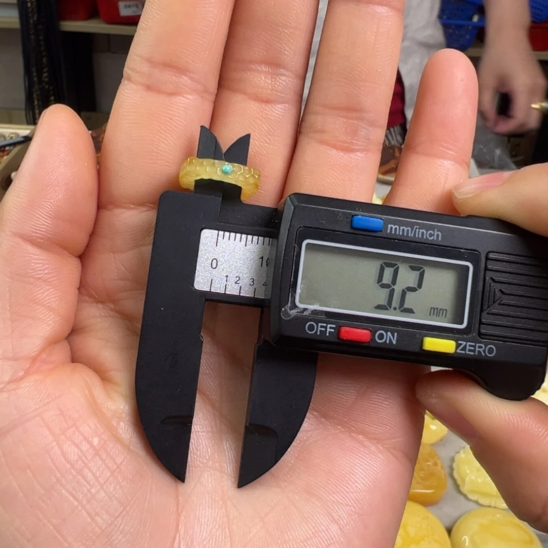 琥珀裸石未镶嵌蜜蜡