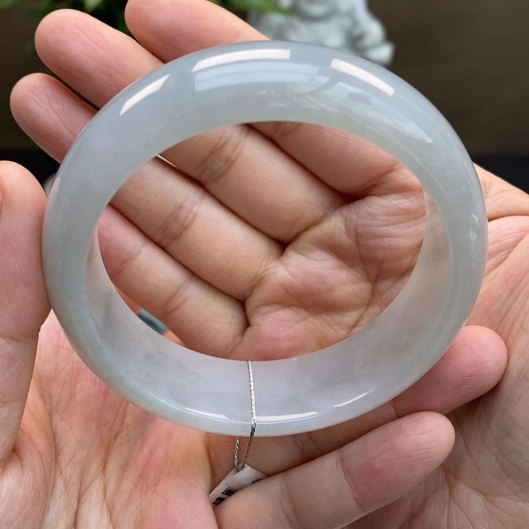 翡翠手镯未镶嵌天然