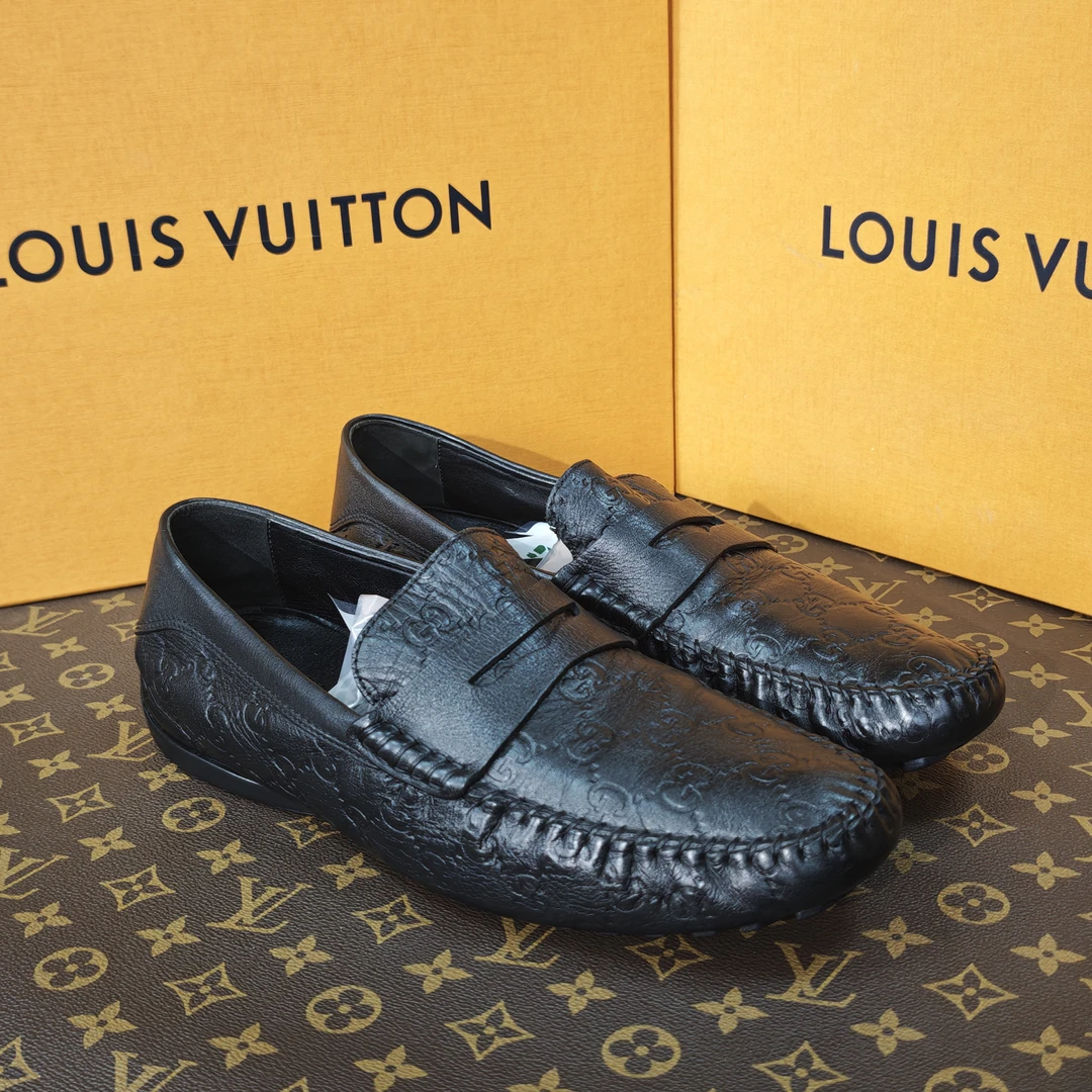 95新 GUCCI/古驰 40.5码/黑色老花压纹满印豆豆鞋