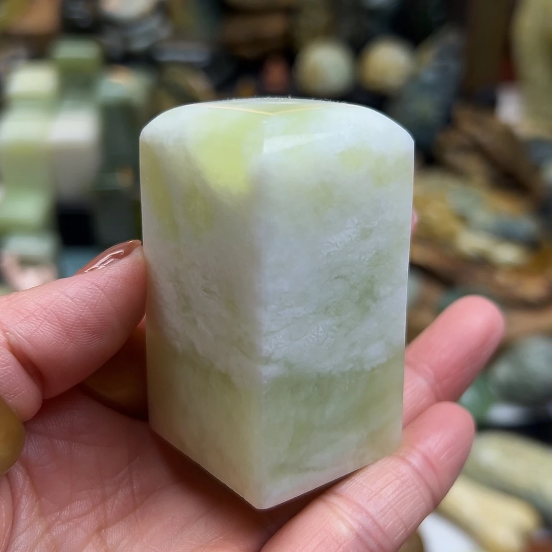 岫玉未镶嵌颈饰岫玉印章