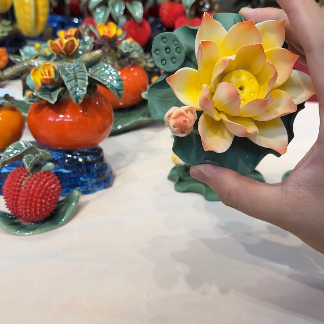 陶瓷莲花香插摆件