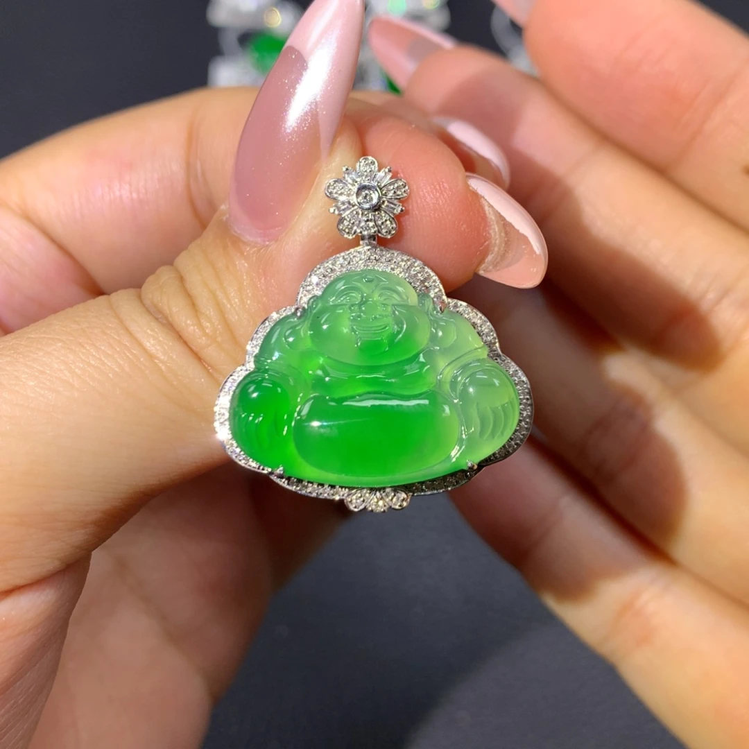 翡翠18K金镶嵌颈饰翡翠