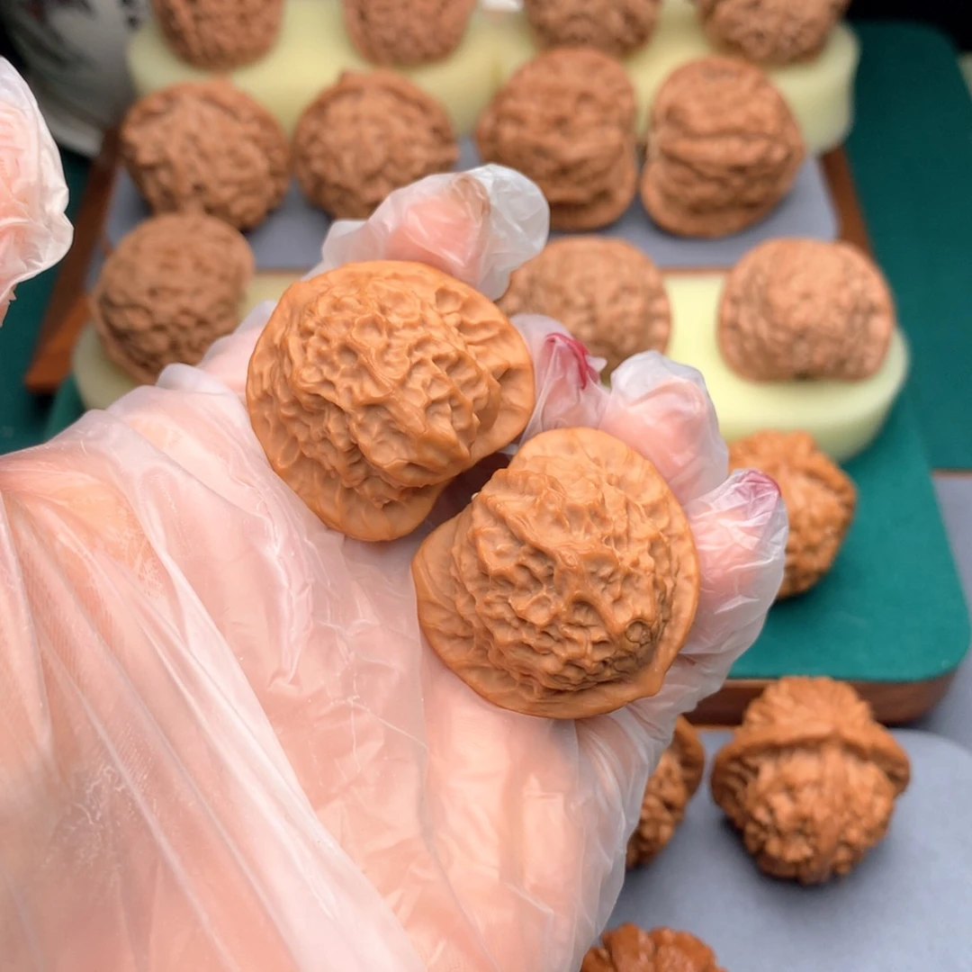 文玩核桃吊坠文玩核桃山地果瓷娃娃34