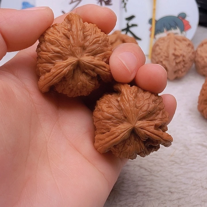 吊坠文玩核桃大*三棱