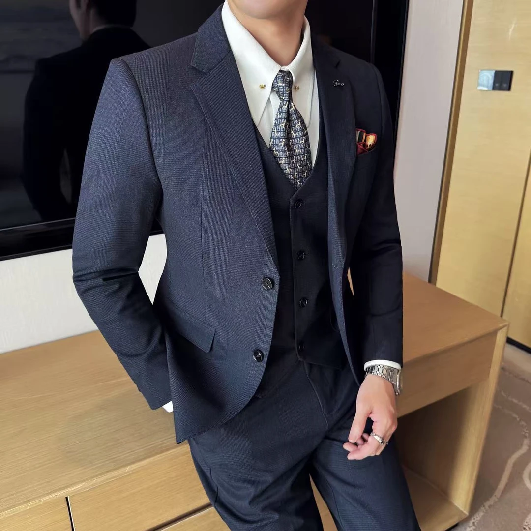 婚礼西服套装男修身结婚西装商务休闲男士帅气西服三件套戗驳领