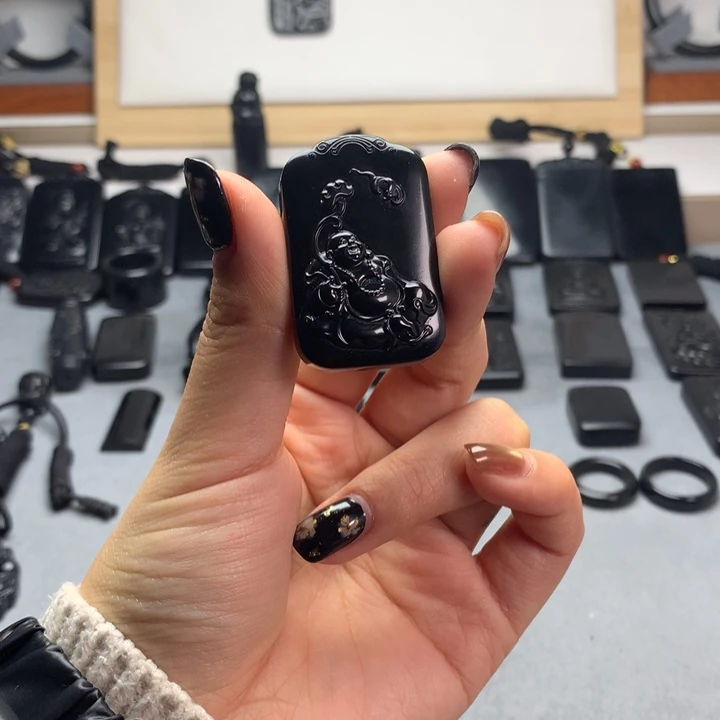 和田玉（墨玉）未镶嵌挂件