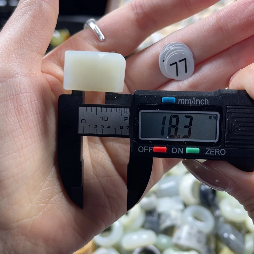 蛇纹石玉未镶嵌戒指