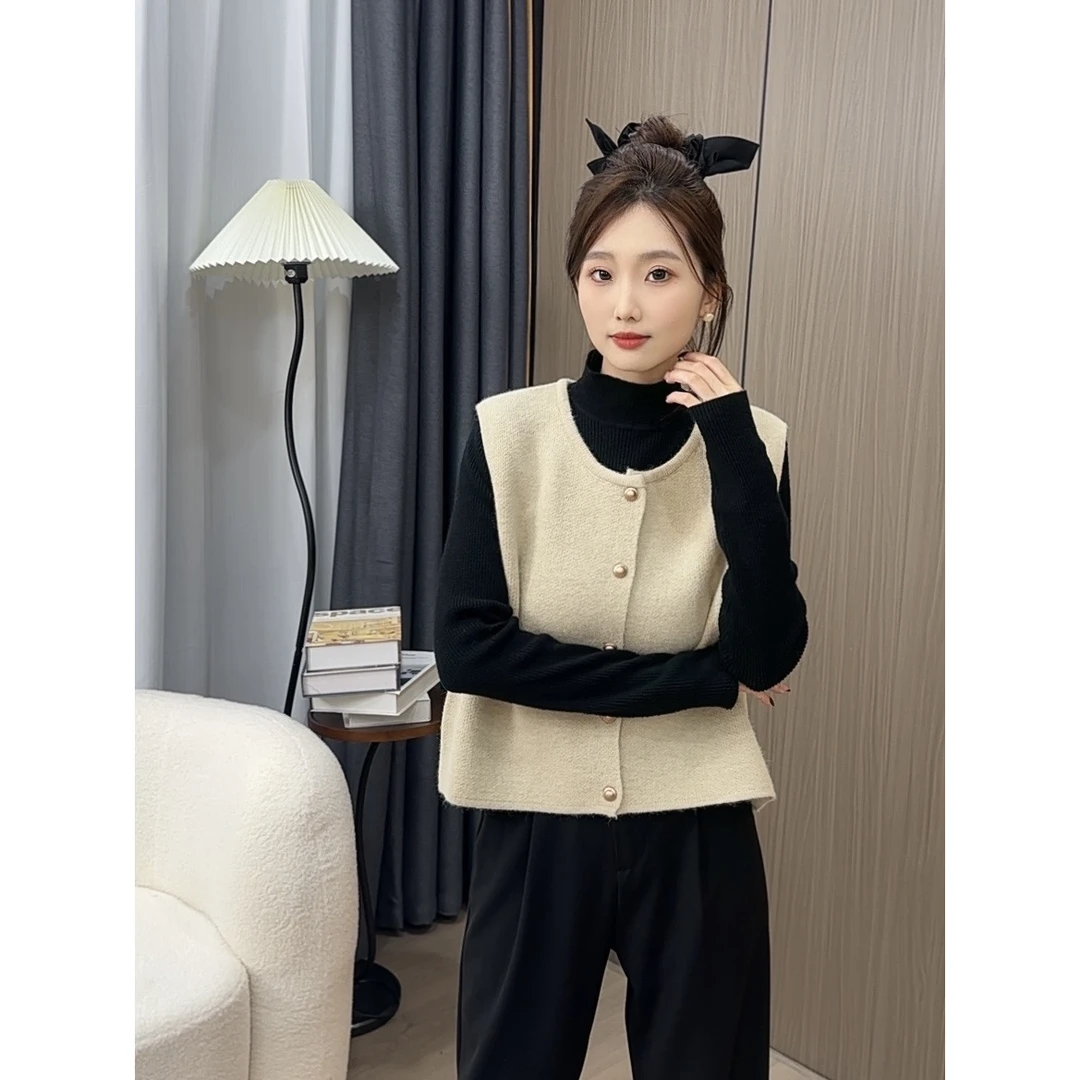 2024年秋冬新款韩版单排扣小金扣子圆领显瘦坎肩针织马甲背心女
