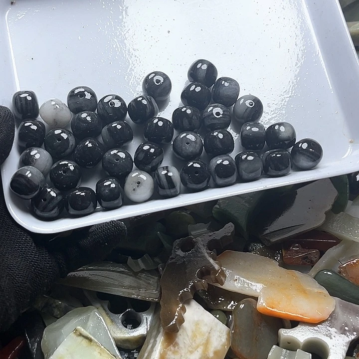 和田玉（糖玉）和田玉边角料9K金镶嵌逝***春