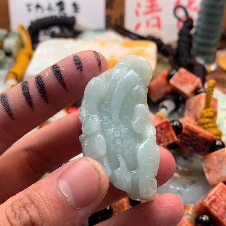 翡翠未镶嵌颈饰保真天然a货翡翠