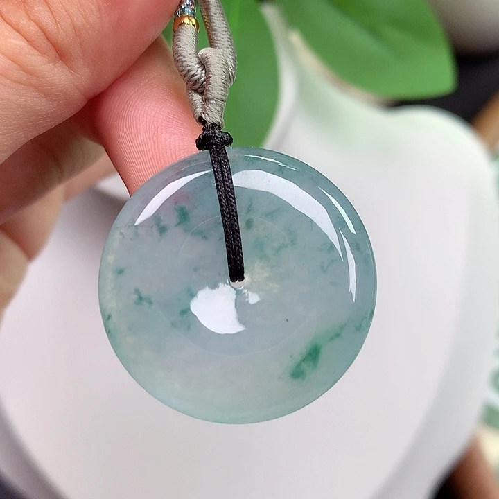 翡翠未镶嵌颈饰平安扣 29x5.7mm