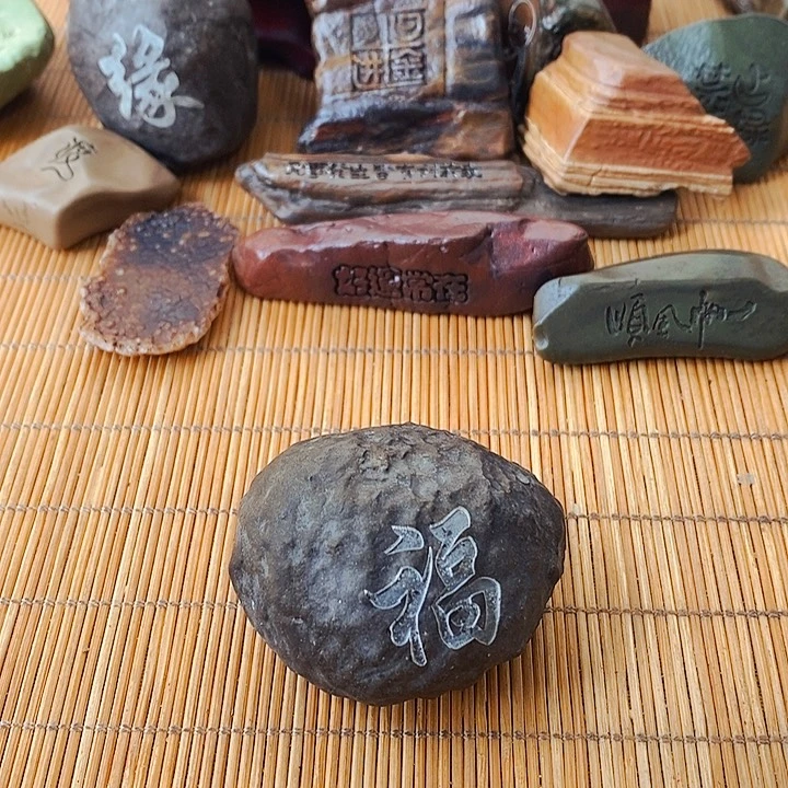 梦****原石雕刻工艺品手把摆件茶宠