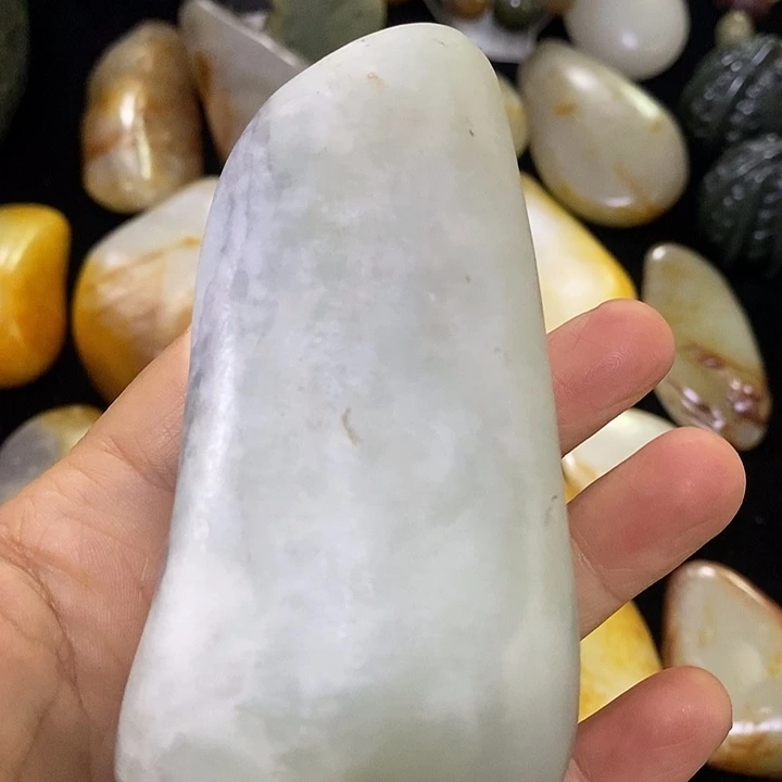 未镶嵌和田玉（糖玉）挂件