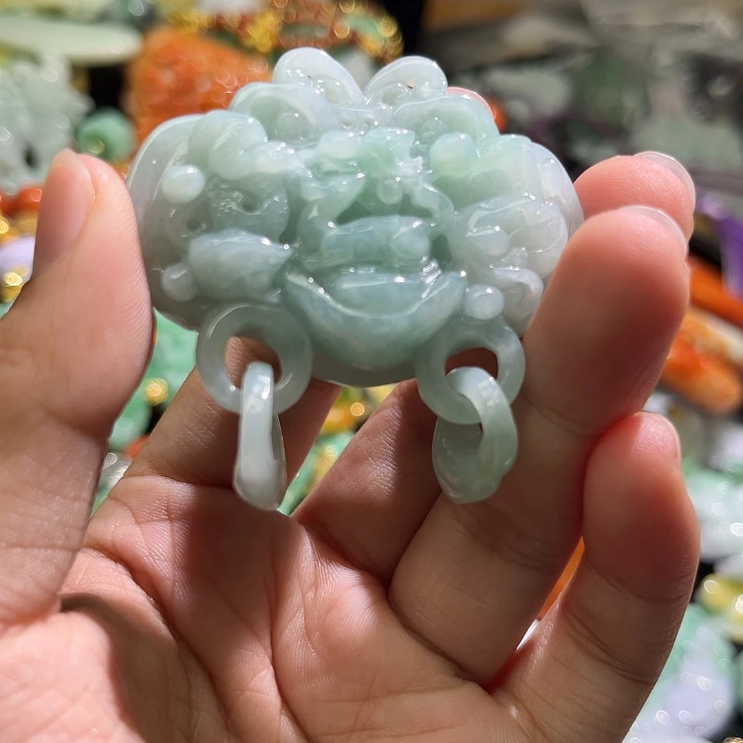 翡翠未镶嵌颈饰待编织